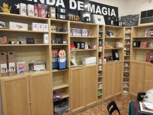 Trucos de magia en tienda de magia