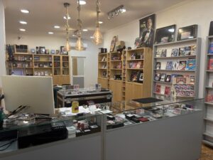 Interior tienda de magia La Varita Mágica